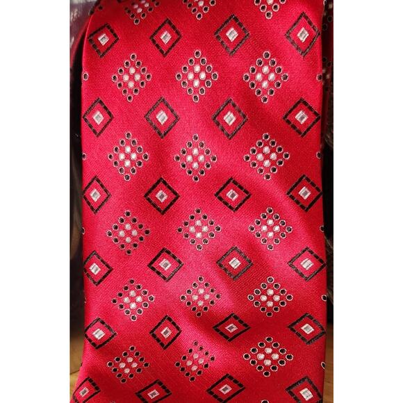 Vintage Peebles Red Black White Square Geometric 100% Silk Hand Made Classic Tie - Picture 1 of 5